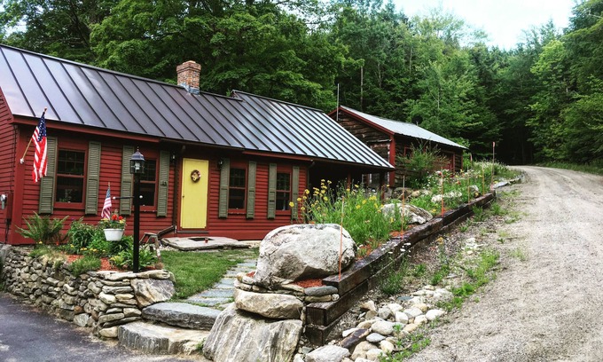 Andover House | Discover the Perfect VT Getaway: Ski, Shop, and Relax!