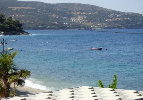 Kefalari Apartment | Experience EVITA PHILOXENIA: Top-Rated Oceanfront Retreat