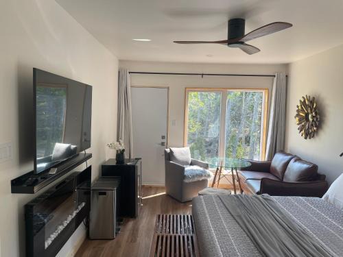 Tobermory Bed & Breakfast | Elegant Evo Waterfront B&B for Adults with Breakfast & Hot Tub
