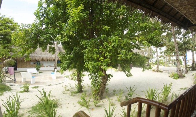 Daanbantayan Hotel | Explore Evolution Dive and Beach Resort: Family-Friendly Escape