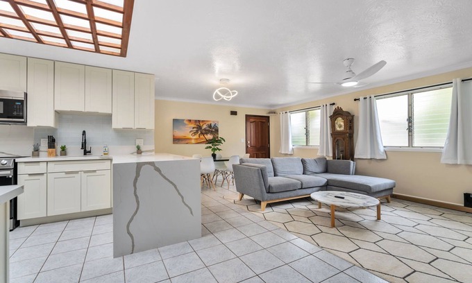 Ewa House | Idyllic Hawaiian Dreamin’: Serene 2BR Home with Pool