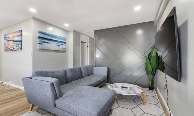Ewa House | Ideal Family Haven with Spa & Kitchen in Ewa Beach