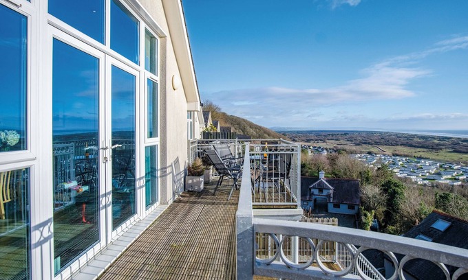Pendine Apartment | Cozy Family Getaway at Ewyn Y Don - Pendine Apartment