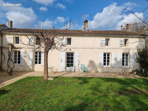 Anglade House | Pet-Friendly Getaway at Ex Domaine Chandelier Hotel
