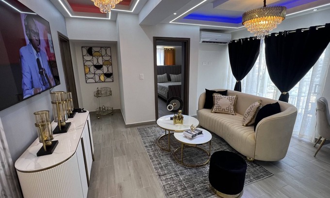Ensanche Quisqueya Apartment | Unique Apartment in the Heart of the City with Ocean View