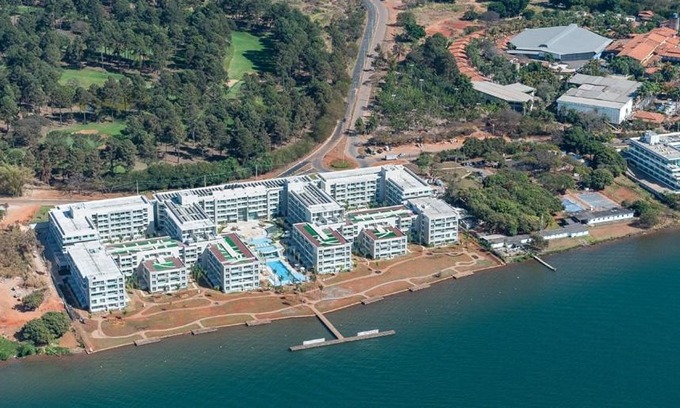 Brasilia Apartment | Scenic Lakeside Escape: 4-Star Pet-Friendly Hotel