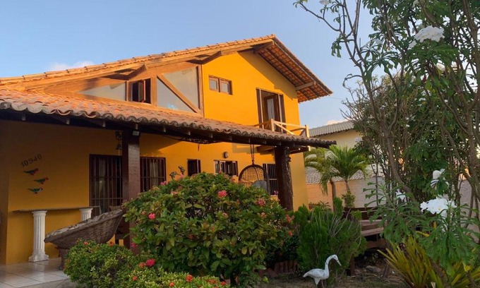 Coqueiro House | Inviting Home at Praia do Coqueiro with 4 Suites