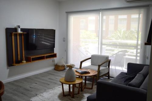 Puerto Madero Apartment | Stylish Apartment in Puerto Madero with Pool & Hot Tub