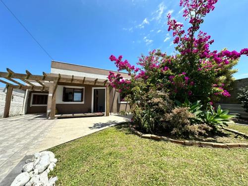 Xangri-La House | Prime Location Steps from the Sea with Ocean Views