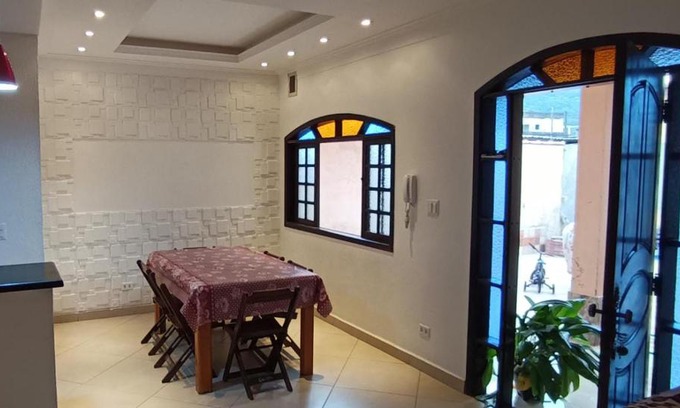 Pereque House | Inviting Sobrado in Guarujá with Ocean Views and Pet-Friendly