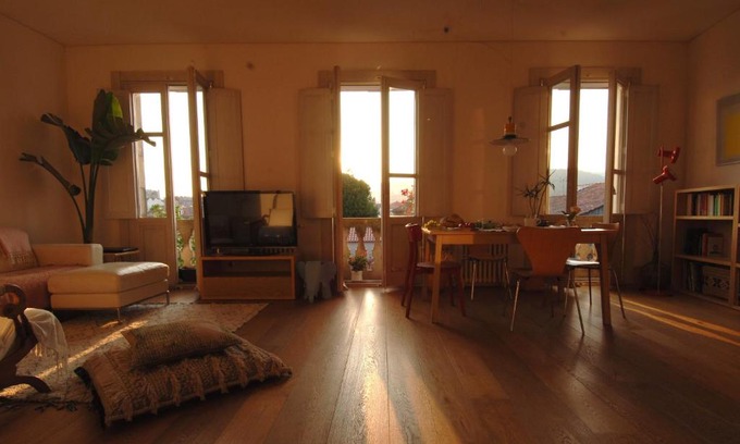 Pontevedra Old Town Apartment | Stunning Views at Plaza de la Verdura - Rated 9.8/10