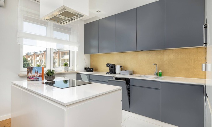 Podgorze Apartment | Stylish 2 Bedroom Apartment with Balcony & Parking in Krakow