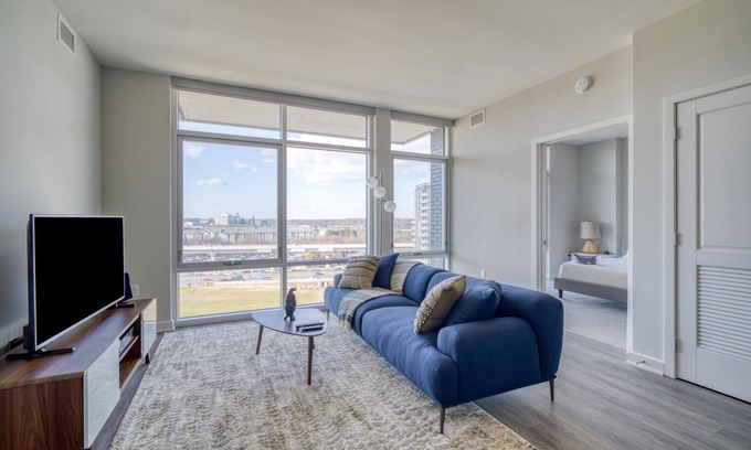 McLean Apartment | Inviting Fairfax 2BR with Pool & Elevator Near Transportation