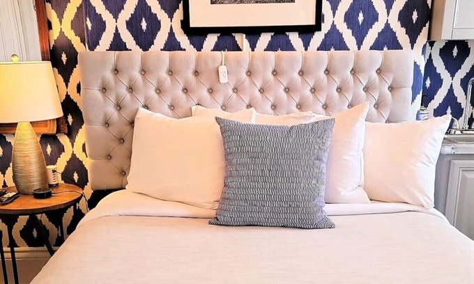 Highland Park Apartment | Top-Rated Fort Hill Inn: Family-Friendly, 1.5 Miles to Downtown
