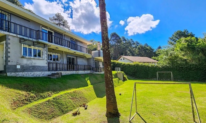 Campos do Jordao Cottage | Inviting House in Noble Neighborhood with Essential Amenities