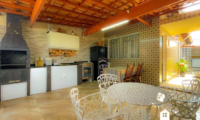 Jardim Sao Miguel House | Cozy Retreat Near Enseada Beach with Ocean View & BBQ