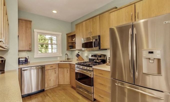 Hampton Bays House | Prime Harbor Views with Pool and Kitchen Amenities