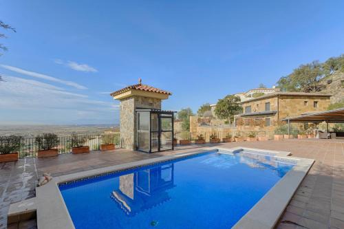 Palau-Saverdera Villa | Scenic Villa with Ocean Views in Rosas – 4-Star Rating