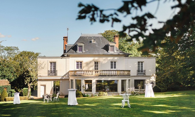 La Queue-les-Yvelines House | Exceptional villa with pool and activities near Paris, ideal for families
