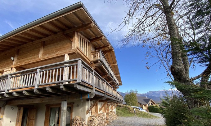 Verchaix Apartment | Exceptional 2 Bedroom Apartment with access to Sauna & Spa