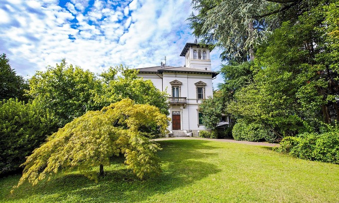 Verbania Apartment | Guest Rated 9.8: Elegant Tower Apartment with Lake View