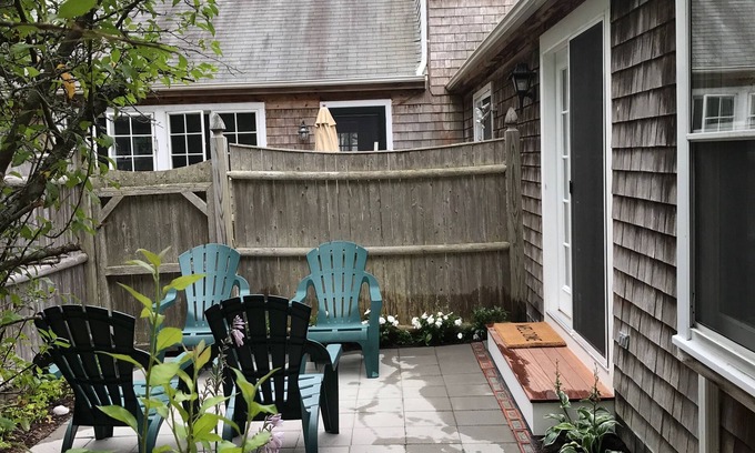 Wellfleet House | Guest Rated: 10/10 Getaway with Breakfast & Family Amenities