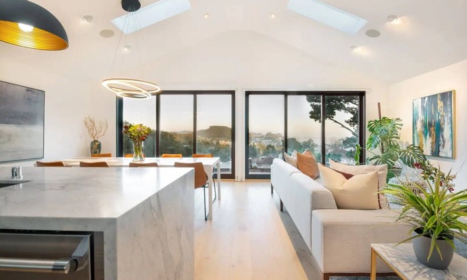 Forest Knolls House | Exclusive Hilltop Villa with Panoramic Views & Breakfast