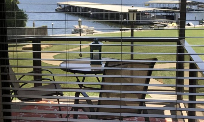 Hot Springs Condo | Lakefront Sanctuary: Pet-Friendly Haven with Pool Access