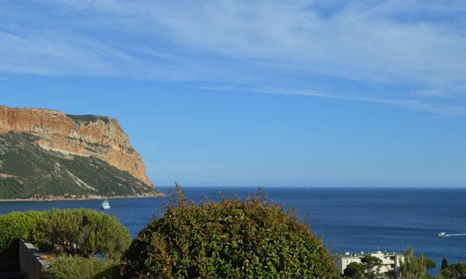 Cassis Villa | Stunning Location with Oceanfront Views for Families