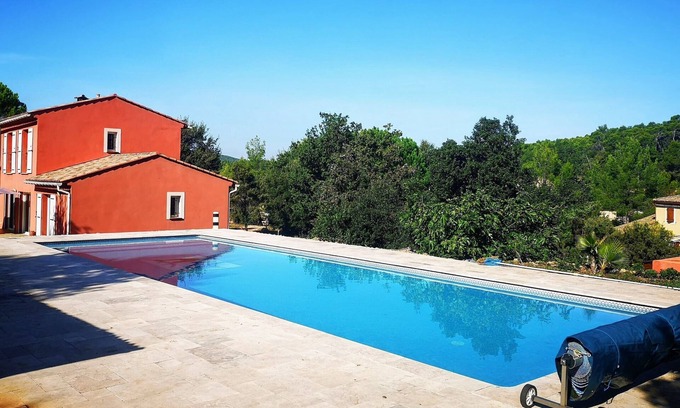 Le Val House | Beautiful Villa with Pool & Sauna, Rated 10/10 by Guests