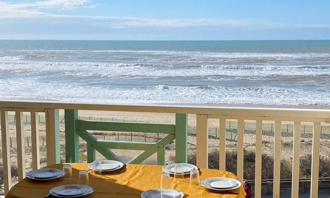 Mimizan-Plage Apartment | Beachfront Duplex with Pool & Spa - Rated 8.8/10!
