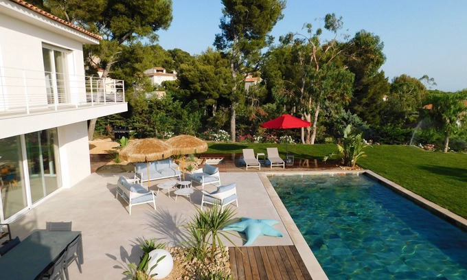 Saint-Cyr-sur-Mer Villa | Stunning Villa at Domaine de Port D'Alon with Private Pool