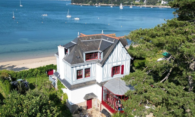 Ile-aux-Moines Villa | Picturesque Villa on the Water with Oceanfront Views