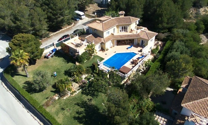 Urbanizacion La Mandarina Villa | Stunning Villa with Private Pool, Oceanfront & Pet-Friendly