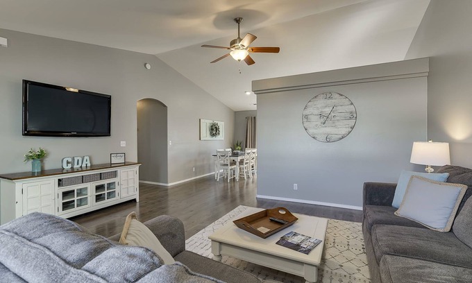 Coeur d'Alene House | Immaculate Oceanfront Retreat with Top Amenities & 10/10 Rating