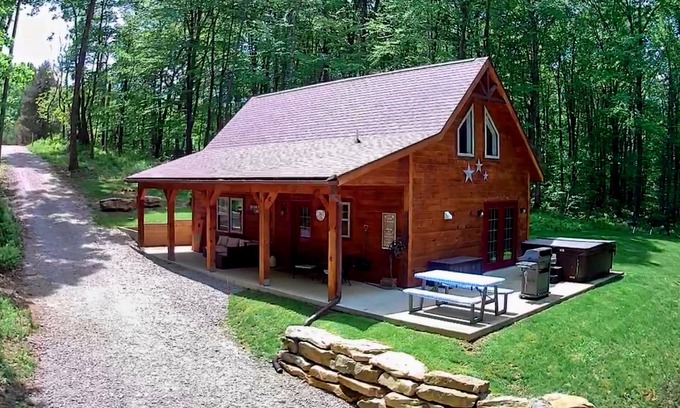 Ohiopyle Cabin | Private Rustic Luxury Cabin Near 16,000 Acres of Gamelands