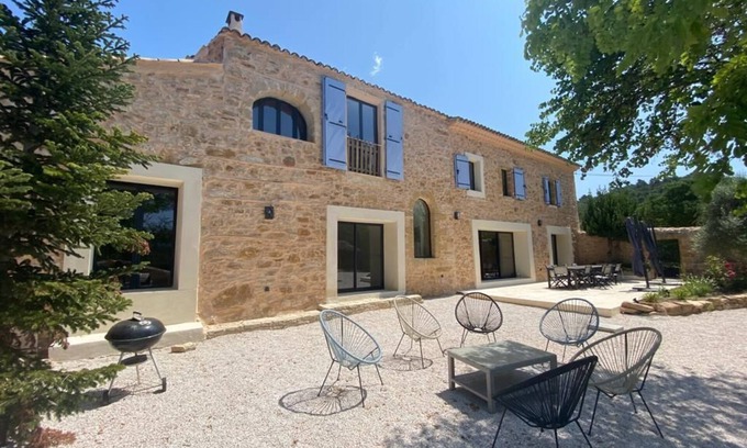 Jouques House | Guest Rated 10/10: Bastide Near Aix en Provence