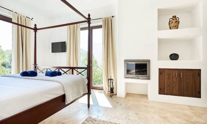 Sant Josep de sa Talaia Villa | Exclusive Villa with Ocean View & Private Pool in San Jose
