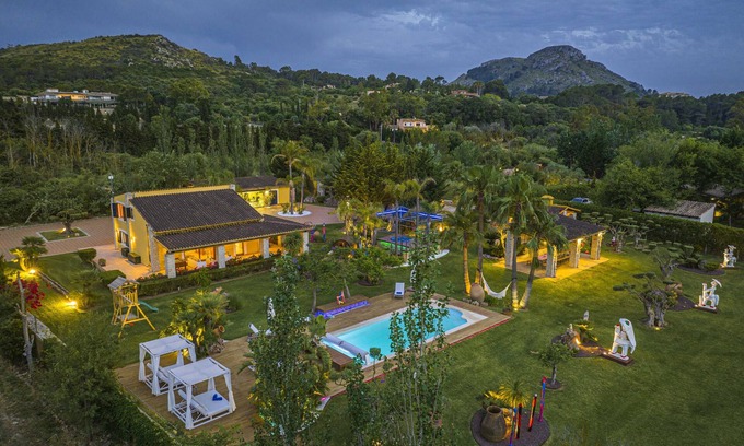 Alcudia Ski Chalet | Exceptional Estate with Climate-Controlled Pool & Ocean Views