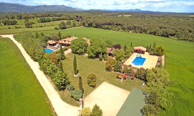 Riudarenes Villa | Exclusive 13-Bedroom Villa near Barcelona with Pools