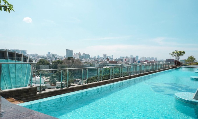 Cikini Apartment | Stylish 2BR Menteng Park Apartment with Private Lift Access