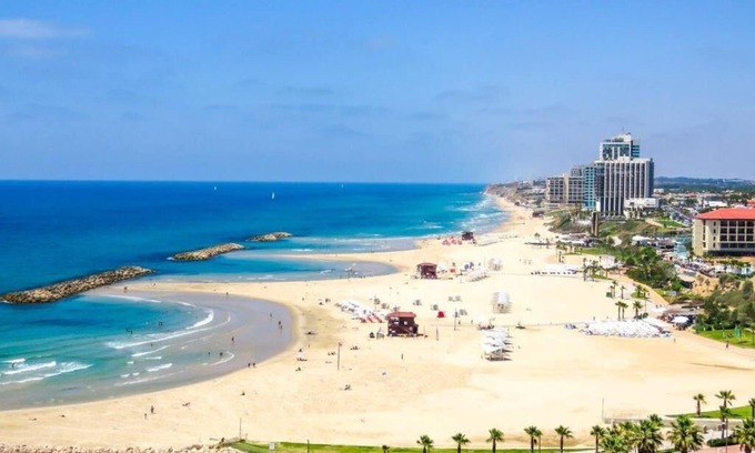 Herzliya Pituach Villa | Exclusive 3 bedrooms beach-side villa in Herzliya Pituach