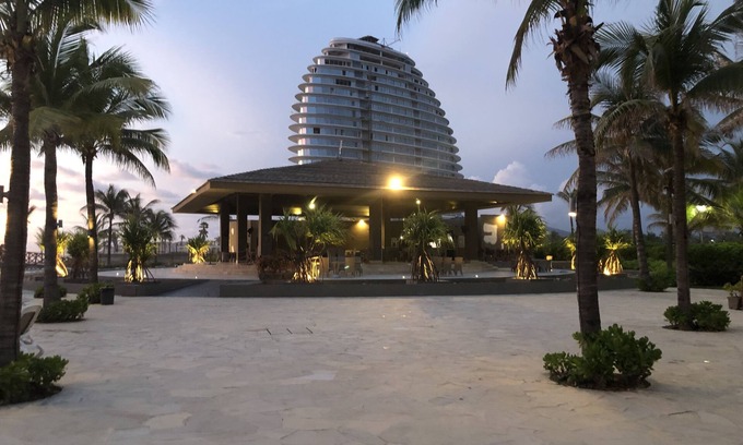 Playa Diamante Apartment | Elegant Apartment at Isla Residences, Acapulco Diamante
