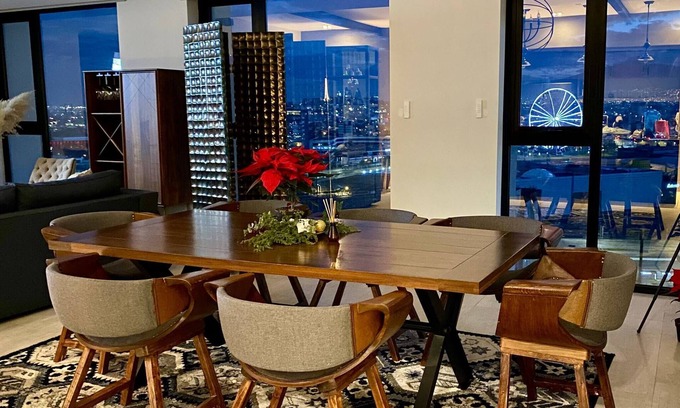 Angelopolis Apartment | Relaxing Apartment with Hot Tub | Rockefeller Retreat