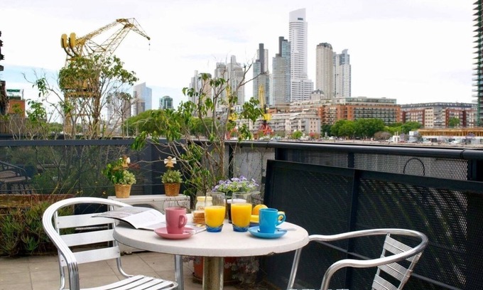Buenos Aires Central Business District Apartment | Riverfront Retreat: Spacious Apartment with Free Parking