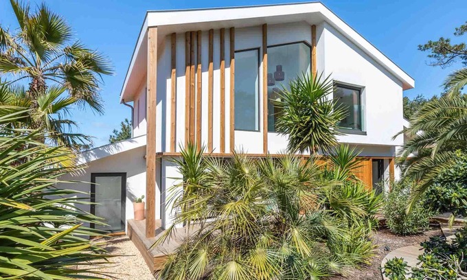 Soorts-Hossegor House | Exclusive Contemporary Villa with Oceanfront Pool in Hossegor