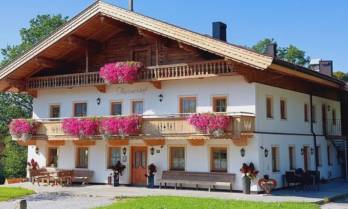 Soell Apartment | Cozy 93 sqm Apartment in Serene Location for Outdoor Adventures