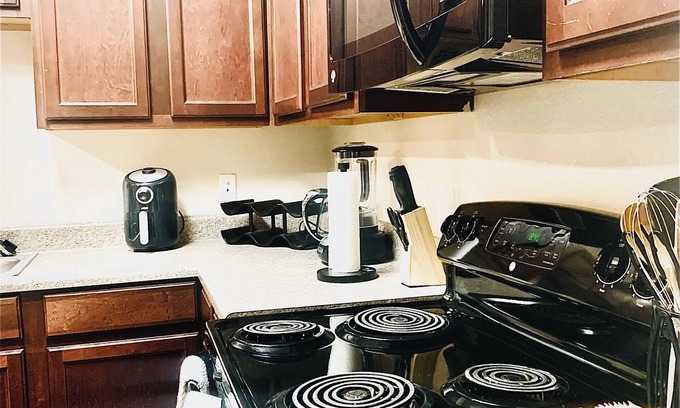 Central Oklahoma City Apartment | Exclusive Stay with Ocean View, Free Snacks & 24/7 Security