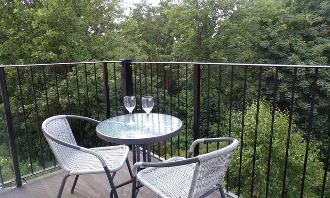 Southampton Apartment | Exclusive Garden View Apartment with Family-Friendly Amenities