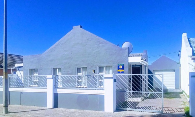 Trawal Bed & Breakfast | Pet-Friendly Guest House with Dining & Kitchen Amenities